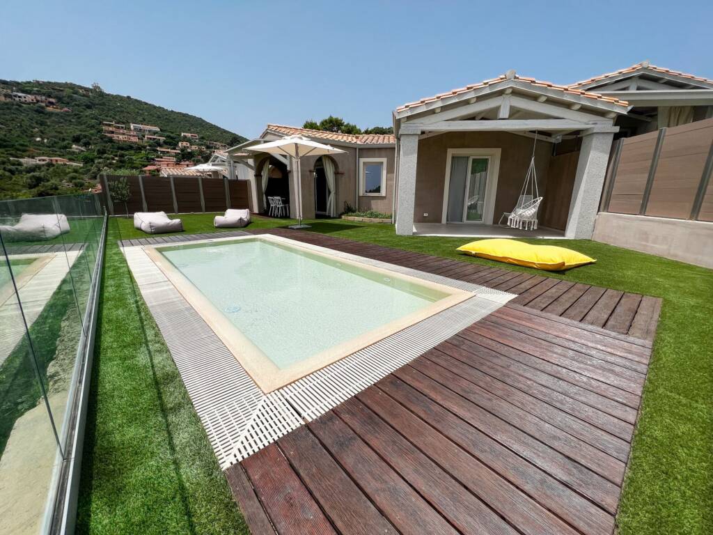 Aura Maxi: giardino con plunge pool idromassaggio privata