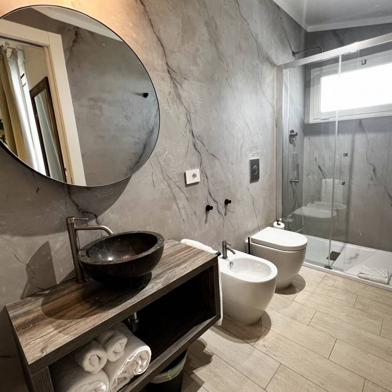 Aura Mini: bagno con doccia