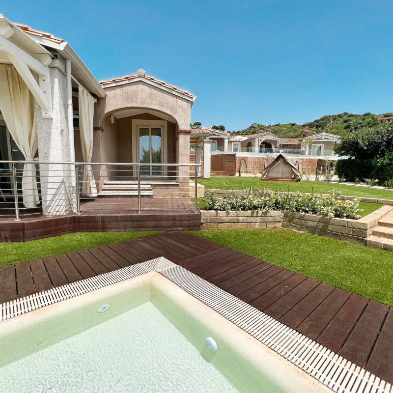 Aura Luna: veranda e giardino privato