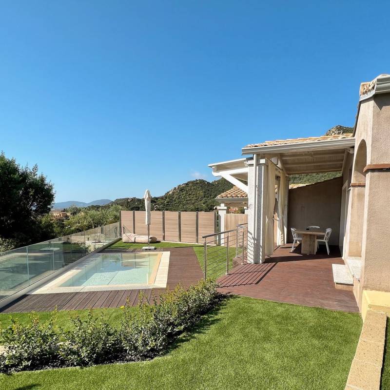 Aura Luna: veranda e giardino privato
