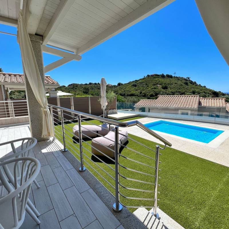 Aura Midi: giardino con plunge pool idromassaggio privata